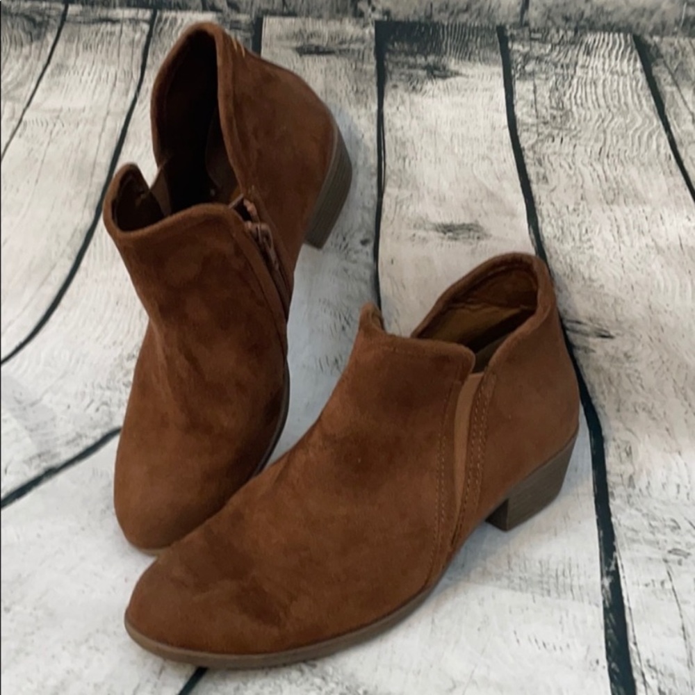 S O honey brown ankle boots